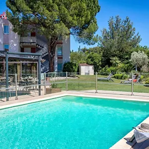 ibis-salon-de-provence.fr-provencehotel.com/